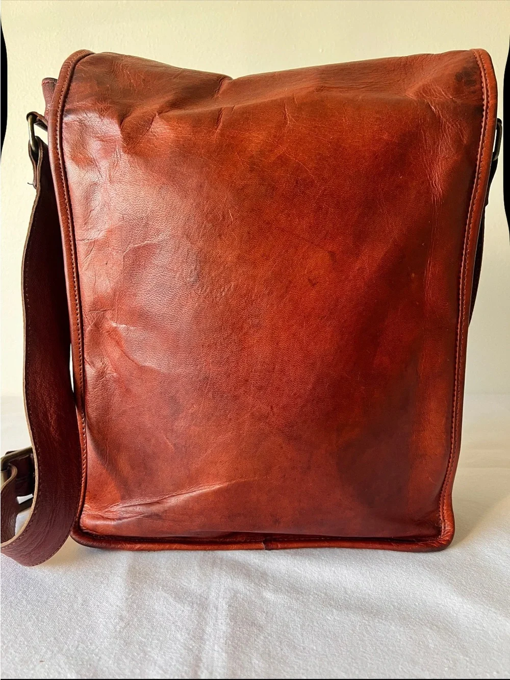 Vintage Genuine Full Grain Leather Messenger Crossbody Bag Rustic Brown